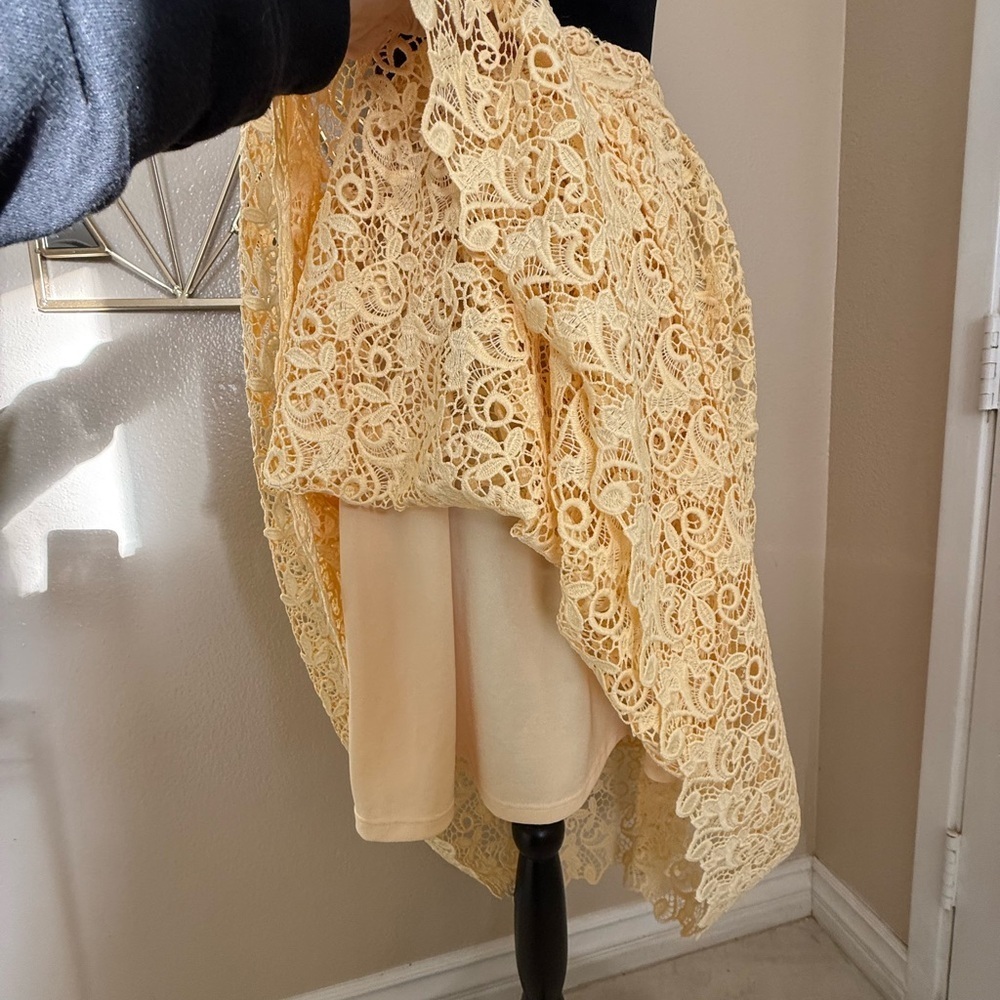 H&M Yellow Lace Midi Skirt Size 8 A-Line Feminine Cottagecore Spring Summer - Picture 4 of 11